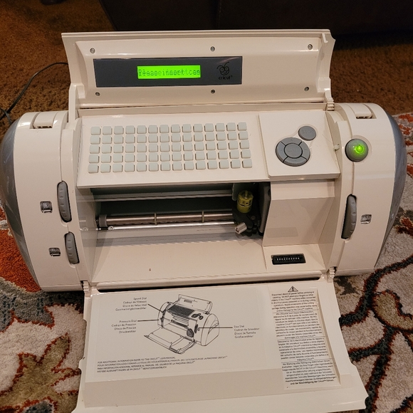 Cricut machine bundle - Picture 4 of 10
